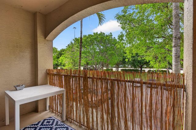 5880 W Sample Road 206, Coral Springs, FL 33067