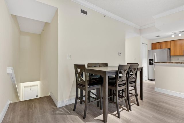 5880 W Sample Road 206, Coral Springs, FL 33067