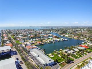 3717 46TH AVENUE S 7, St Petersburg, FL 33711