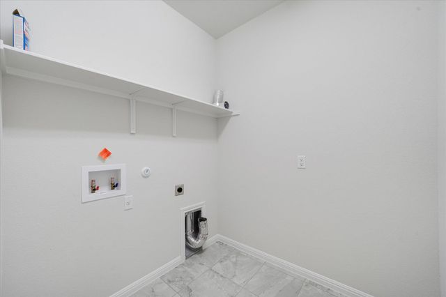 117 Falkland ST, Hutto, TX 78634