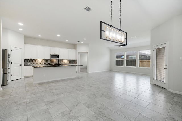 117 Falkland ST, Hutto, TX 78634