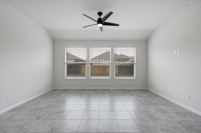 117 Falkland ST, Hutto, TX 78634