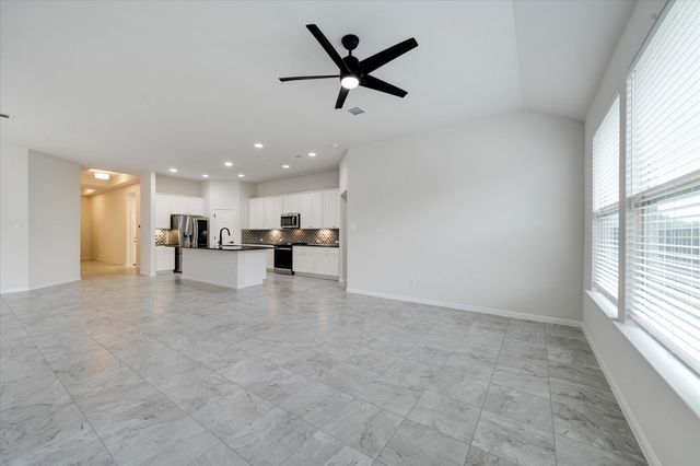 117 Falkland ST, Hutto, TX 78634