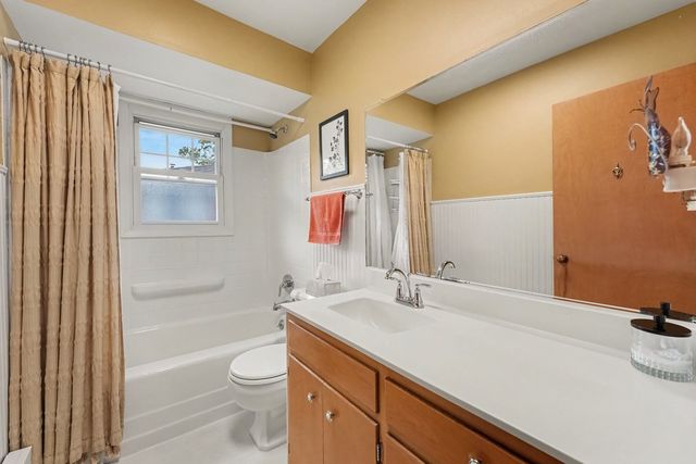 18525 Miller Drive, Lansing, IL 60438