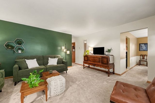 18525 Miller Drive, Lansing, IL 60438