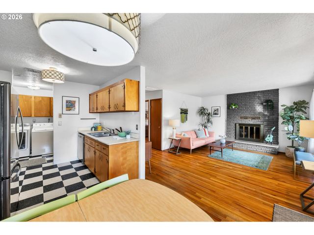 8101 Se 57TH Ave, Portland, OR 97206