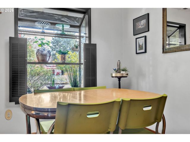 8101 Se 57TH Ave, Portland, OR 97206