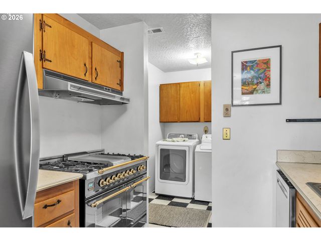 8101 Se 57TH Ave, Portland, OR 97206