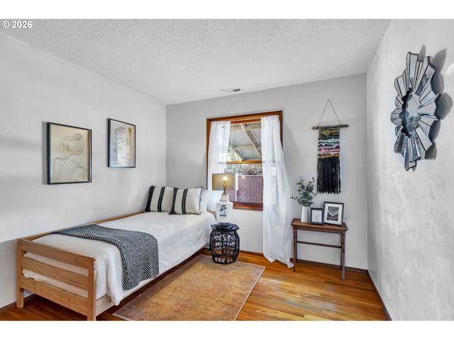 8101 Se 57TH Ave, Portland, OR 97206