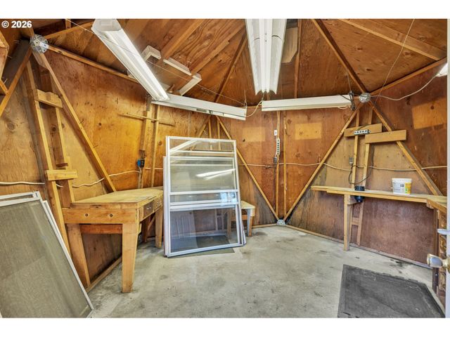 8101 Se 57TH Ave, Portland, OR 97206