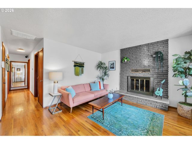8101 Se 57TH Ave, Portland, OR 97206