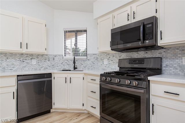 352 Lander Drive, Henderson, NV 89074