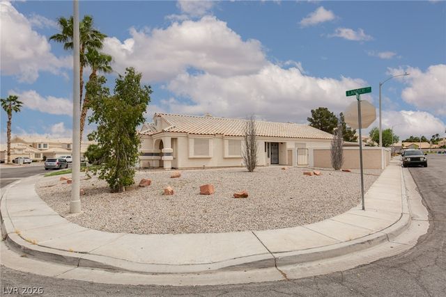 352 Lander Drive, Henderson, NV 89074