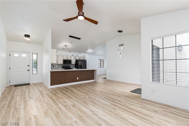 352 Lander Drive, Henderson, NV 89074