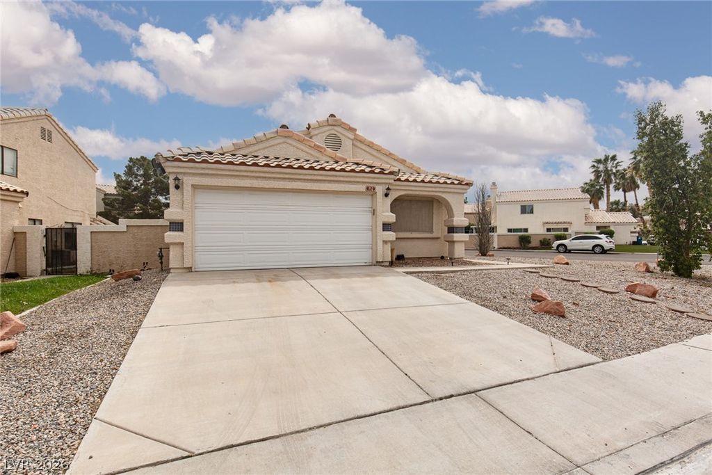 352 Lander Drive, Henderson, NV 89074