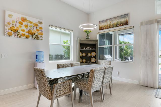 10041 Regency Way, Palm Beach Gardens, FL 33412