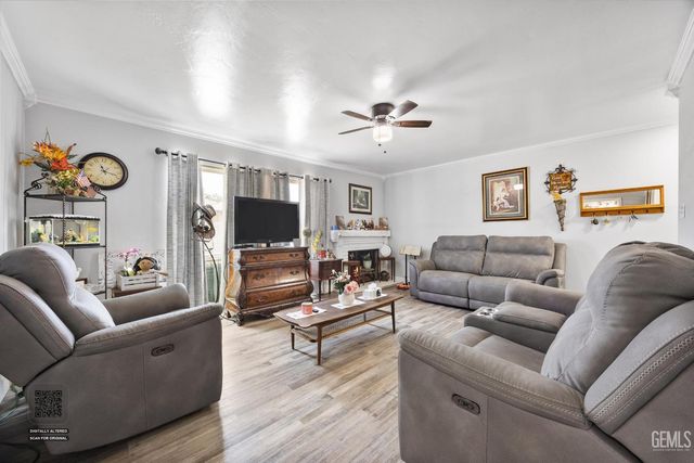 3212 Timothy Street, Bakersfield, CA 93304