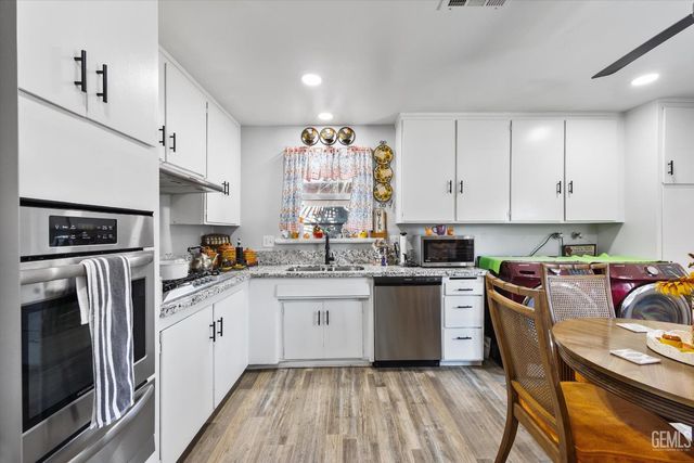 3212 Timothy Street, Bakersfield, CA 93304