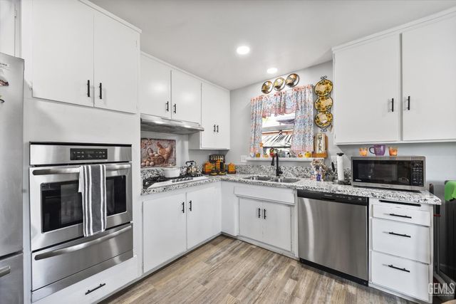 3212 Timothy Street, Bakersfield, CA 93304