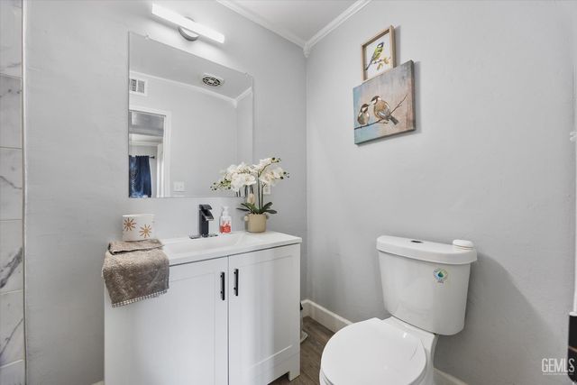 3212 Timothy Street, Bakersfield, CA 93304