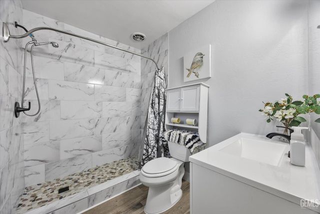 3212 Timothy Street, Bakersfield, CA 93304