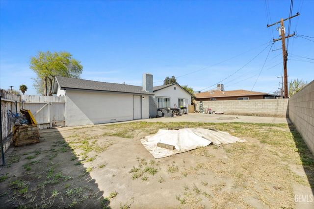 3212 Timothy Street, Bakersfield, CA 93304