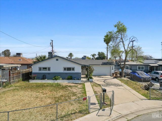 3212 Timothy Street, Bakersfield, CA 93304