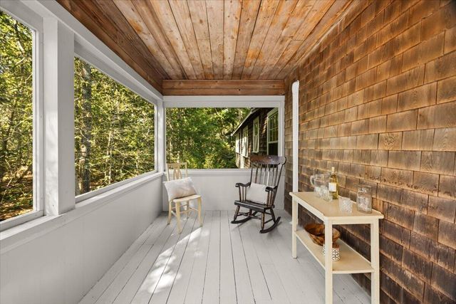 89 F R Lillie Road, Woods Hole, MA 02543