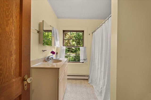 89 F R Lillie Road, Woods Hole, MA 02543