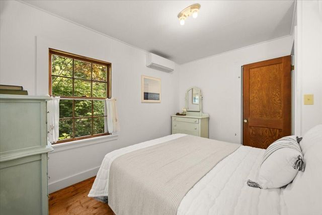 89 F R Lillie Road, Woods Hole, MA 02543