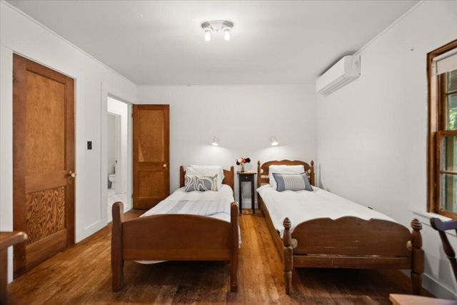 89 F R Lillie Road, Woods Hole, MA 02543
