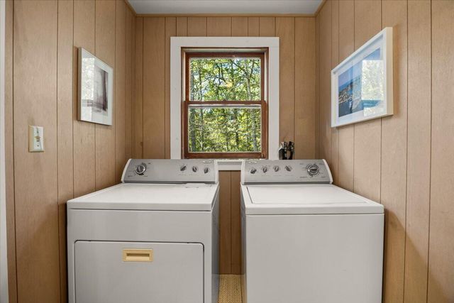 89 F R Lillie Road, Woods Hole, MA 02543