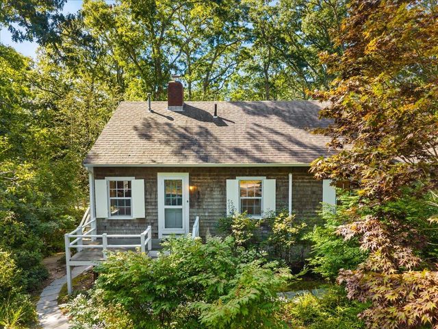 89 F R Lillie Road, Woods Hole, MA 02543