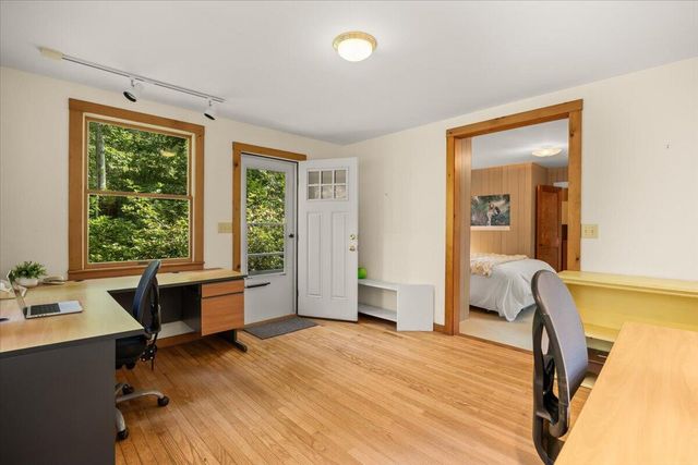 89 F R Lillie Road, Woods Hole, MA 02543
