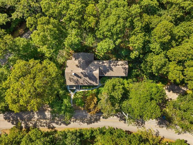 89 F R Lillie Road, Woods Hole, MA 02543