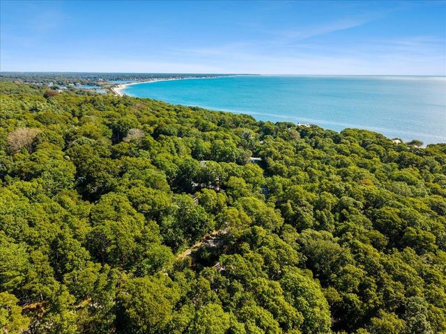 89 F R Lillie Road, Woods Hole, MA 02543