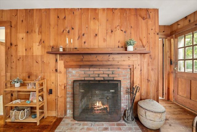 89 F R Lillie Road, Woods Hole, MA 02543