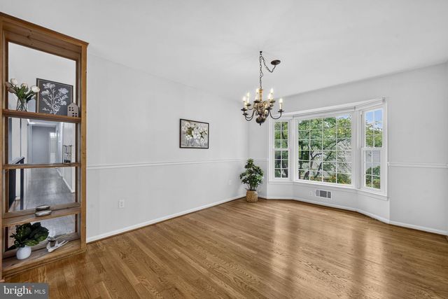 6134 WICKLOW DR, Burke, VA 22015
