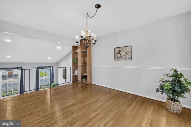6134 WICKLOW DR, Burke, VA 22015