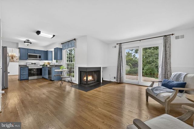 6134 WICKLOW DR, Burke, VA 22015