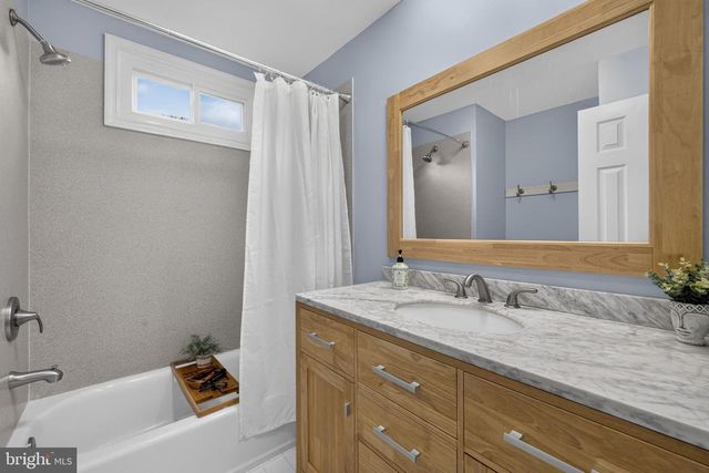 6134 WICKLOW DR, Burke, VA 22015