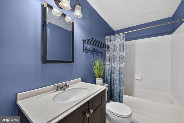 6134 WICKLOW DR, Burke, VA 22015