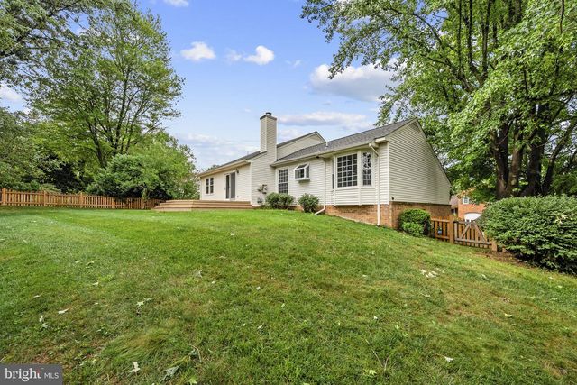 6134 WICKLOW DR, Burke, VA 22015