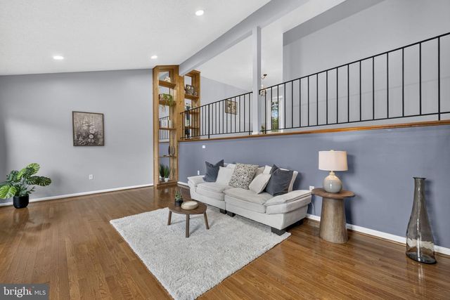 6134 WICKLOW DR, Burke, VA 22015