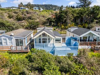 16219 LOWER HARBOR Rd P5, Brookings, OR 97415