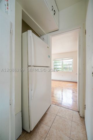 4740 Pine Tree Dr 20, Miami Beach, FL 33140