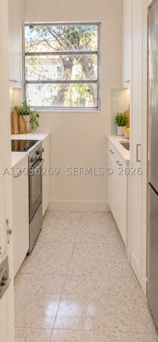 4740 Pine Tree Dr 20, Miami Beach, FL 33140
