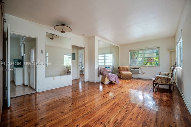 4740 Pine Tree Dr 20, Miami Beach, FL 33140