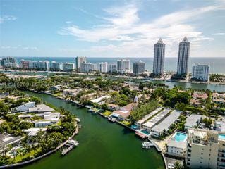 4740 Pine Tree Dr 20, Miami Beach, FL 33140