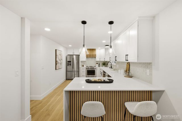 19531 55th Avenue NE, Lake Forest Park, WA 98155